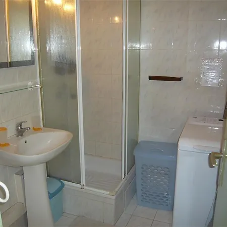Studio Avec Piscine, Terrasse Et Parking Prive - Proche Plage, Port Camargue